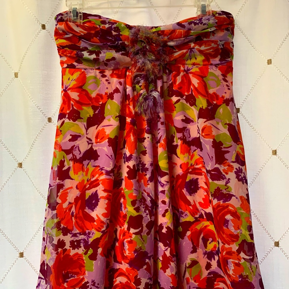 Floral, strapless dress 🌸